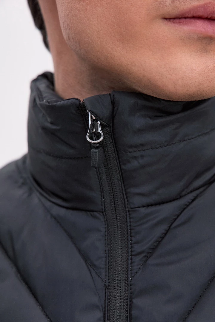 ЖИЛЕТ ПУХОВЫЙ Unisex 25-58672 10 изображение 9